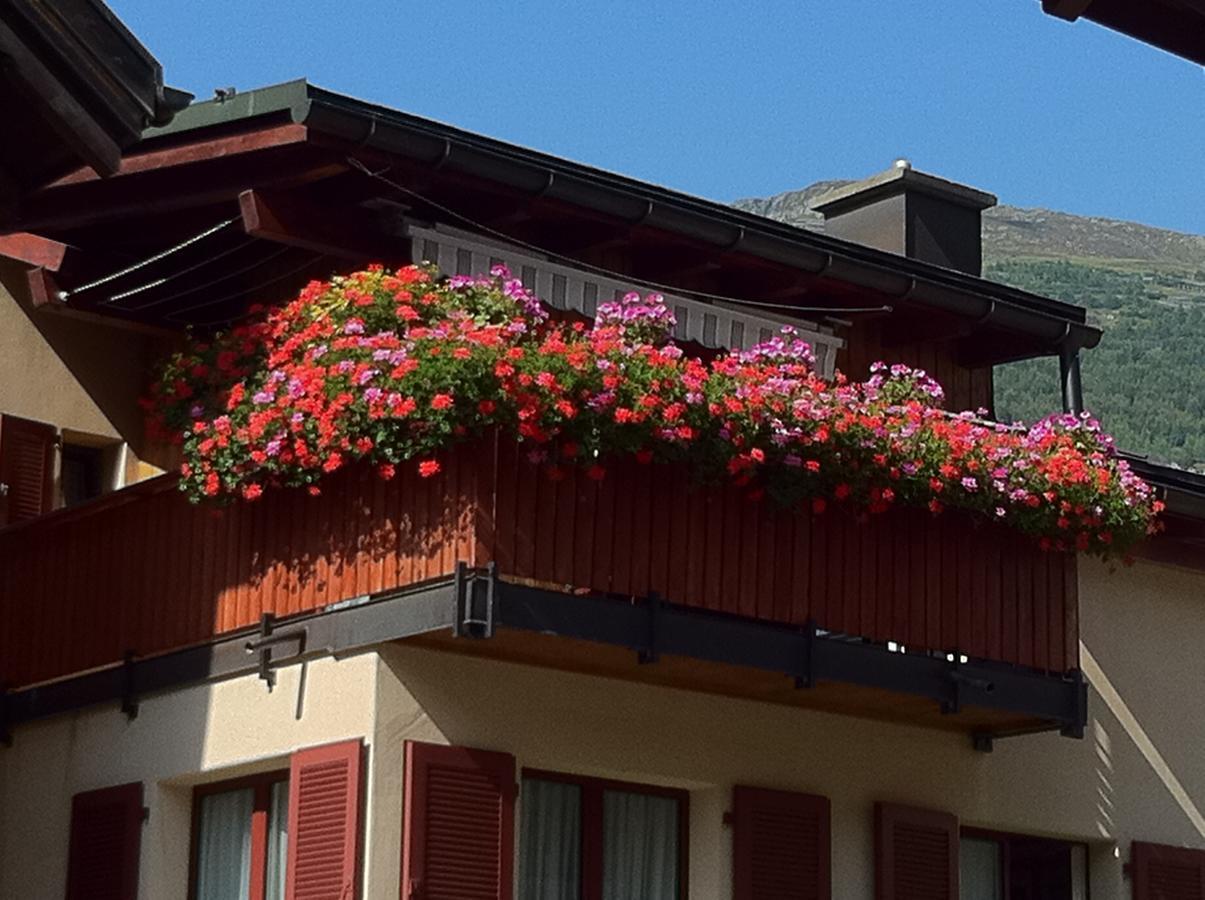 Privatzimmer / Bed & Breakfast Andermatt Exterior photo